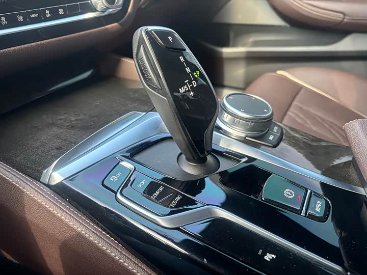 Фото 5 - BMW 5 Series