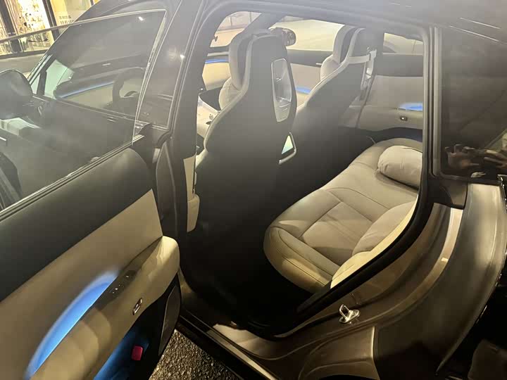 Фото 5 - Xiaomi YU7