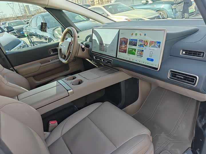 Фото 5 - LiXiang Mega