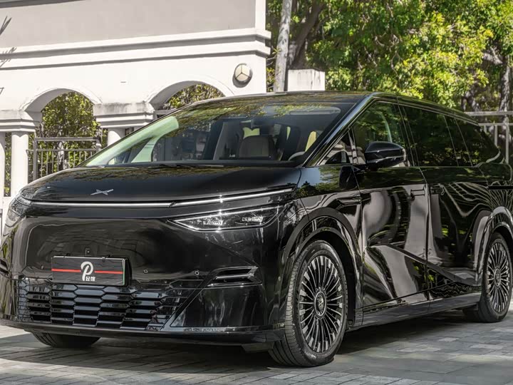 Фото 3 - XPeng X9