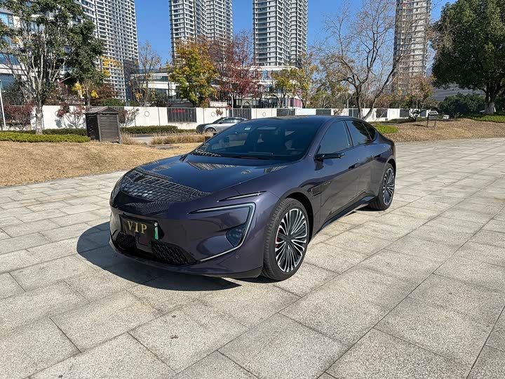 Фото 1 - Avatr 12