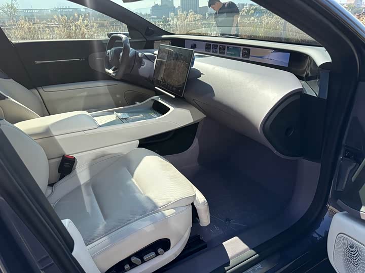 Фото 4 - Avatr 12