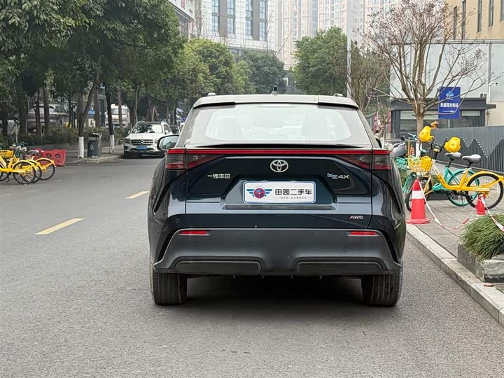 Фото 5 - Toyota bZ4X