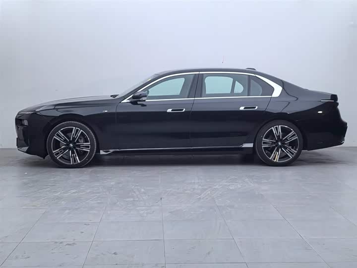 Фото 4 - BMW 7 Series