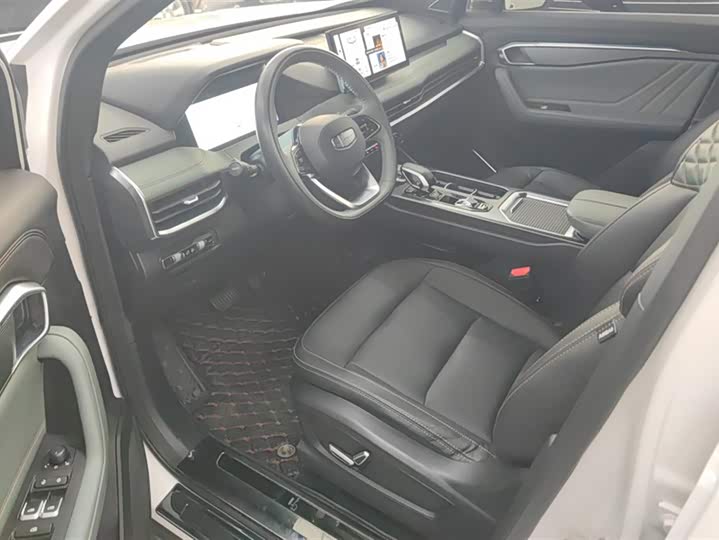 Фото 9 - Geely Okavango L