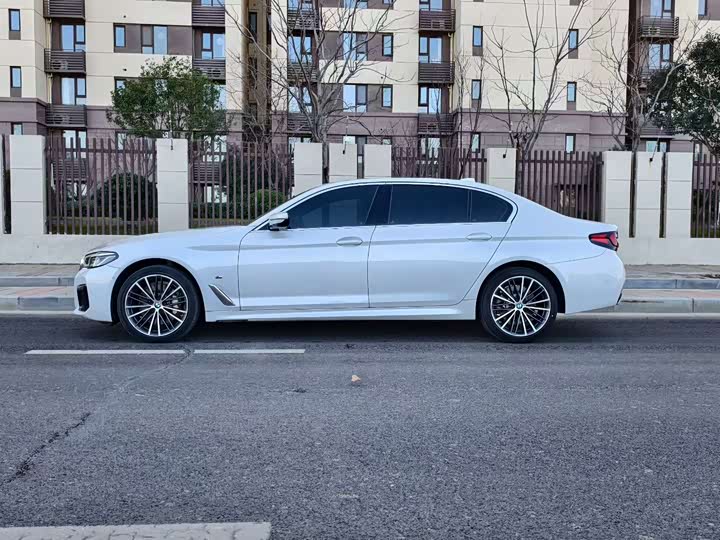 Фото 3 - BMW 5 Series