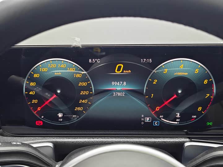 Фото 7 - Mercedes-Benz GLB-Class