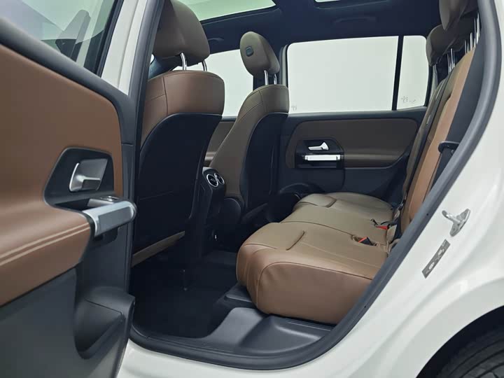 Фото 9 - Mercedes-Benz GLB-Class