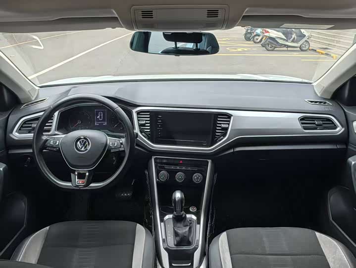 Фото 9 - Volkswagen T-Roc