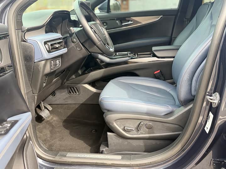 Фото 7 - Lincoln Nautilus