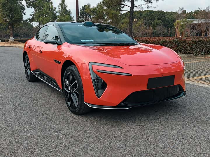 Фото 3 - Avatr 06