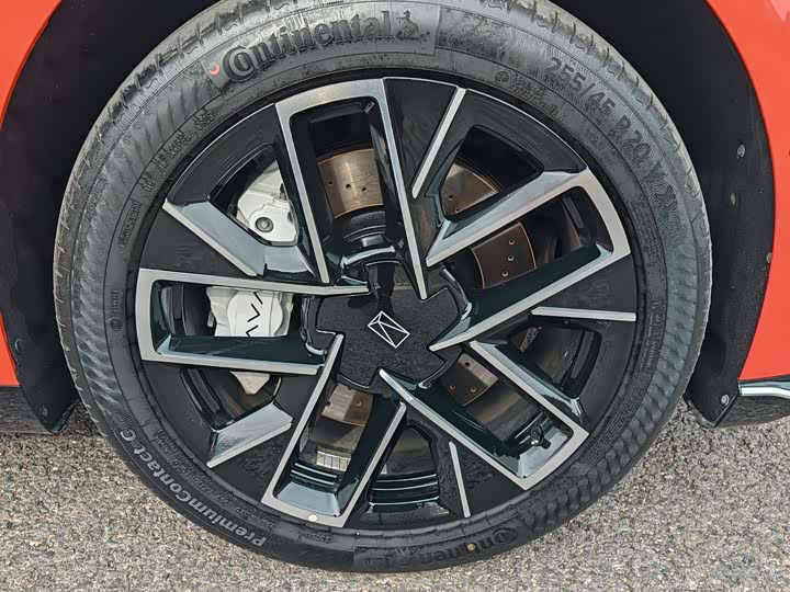 Фото 6 - Avatr 06