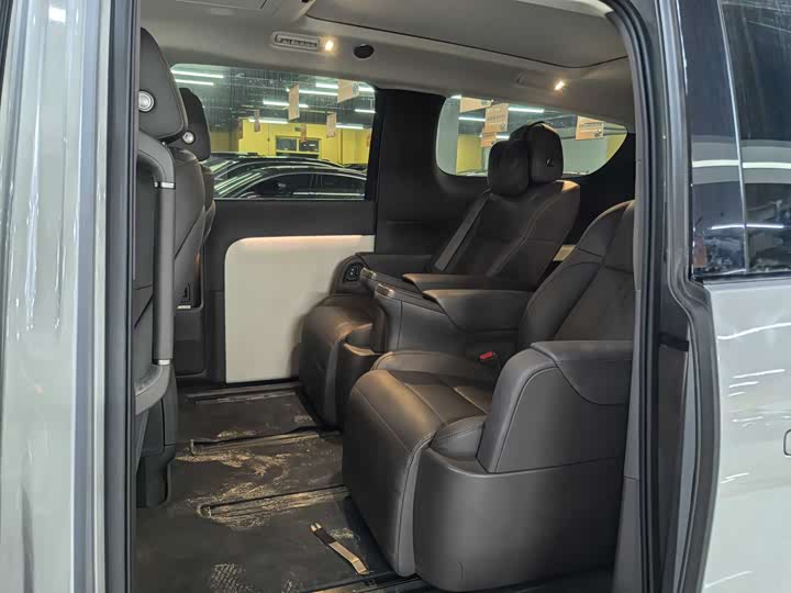 Фото 4 - LiXiang Mega