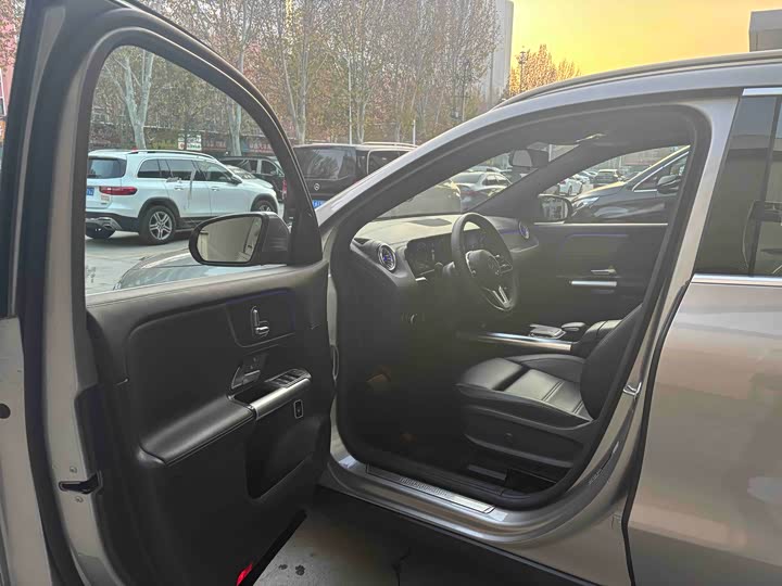 Фото 9 - Mercedes-Benz EQA