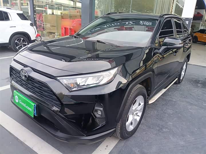 Фото 2 - Toyota RAV4