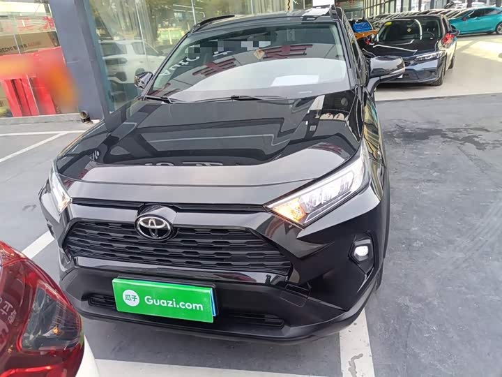 Фото 3 - Toyota RAV4