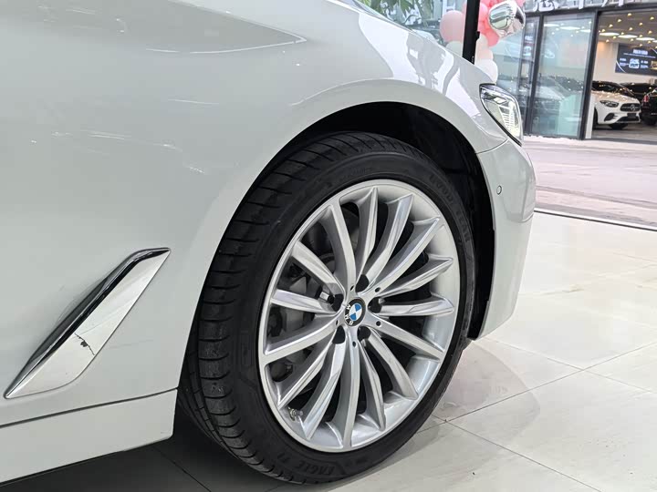 Фото 4 - BMW 5 Series