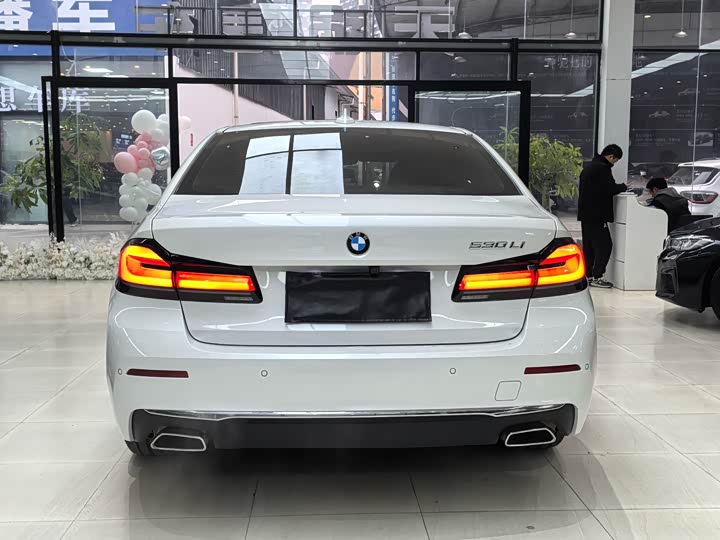 Фото 6 - BMW 5 Series