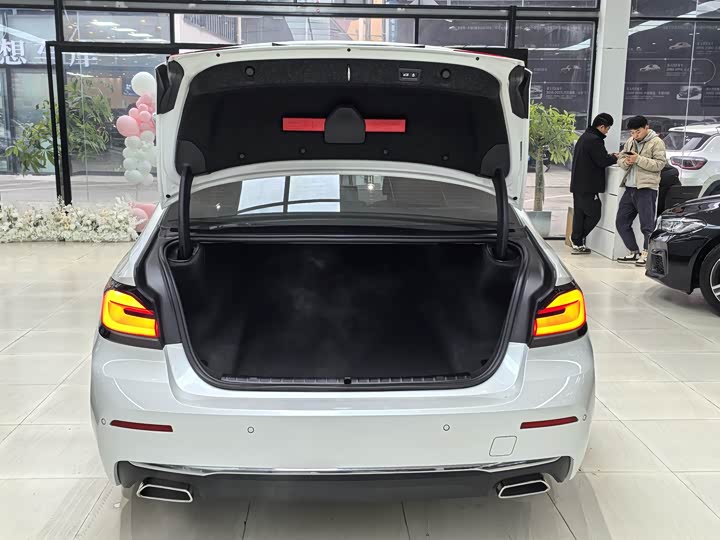 Фото 9 - BMW 5 Series