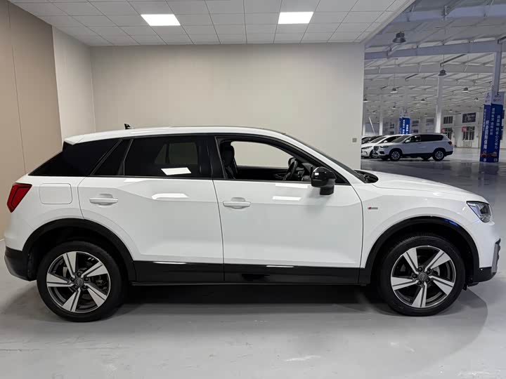 Фото 7 - Audi Q2L