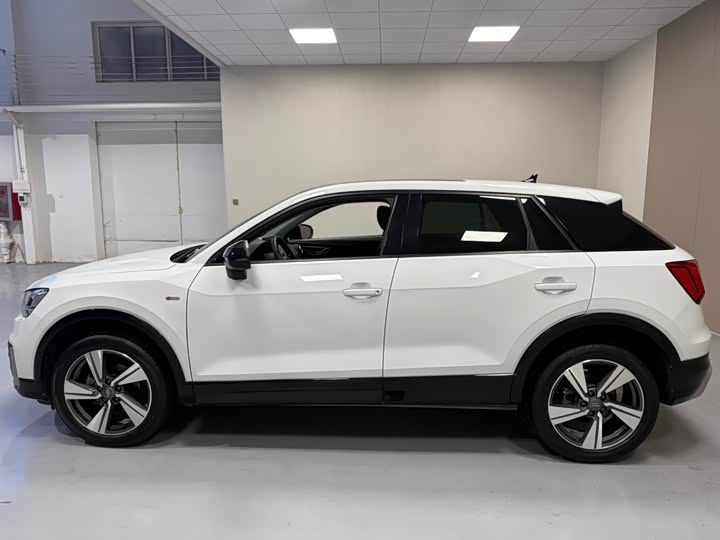 Фото 8 - Audi Q2L