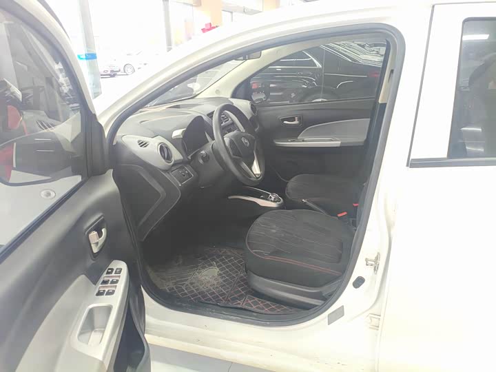 Фото 8 - Changan BenBen E-Star