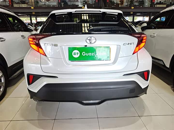 Фото 6 - Toyota C-HR