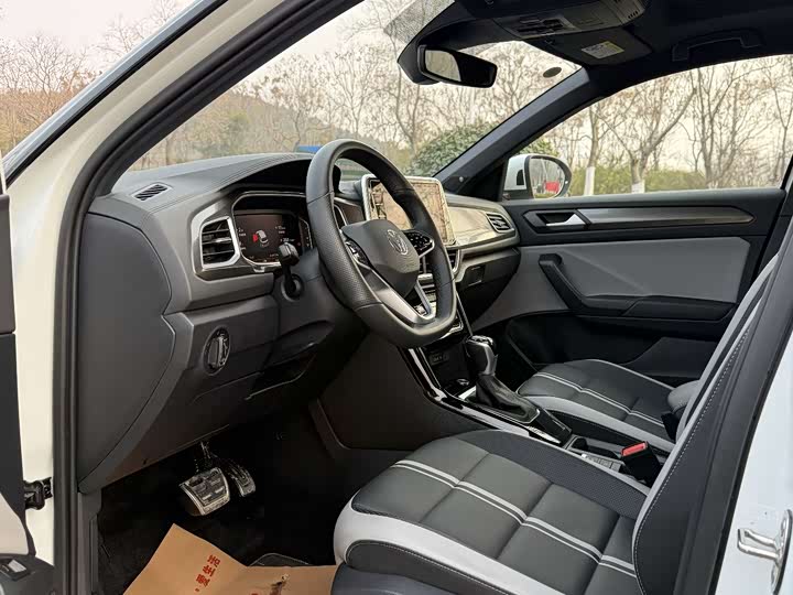 Фото 3 - Volkswagen T-Roc