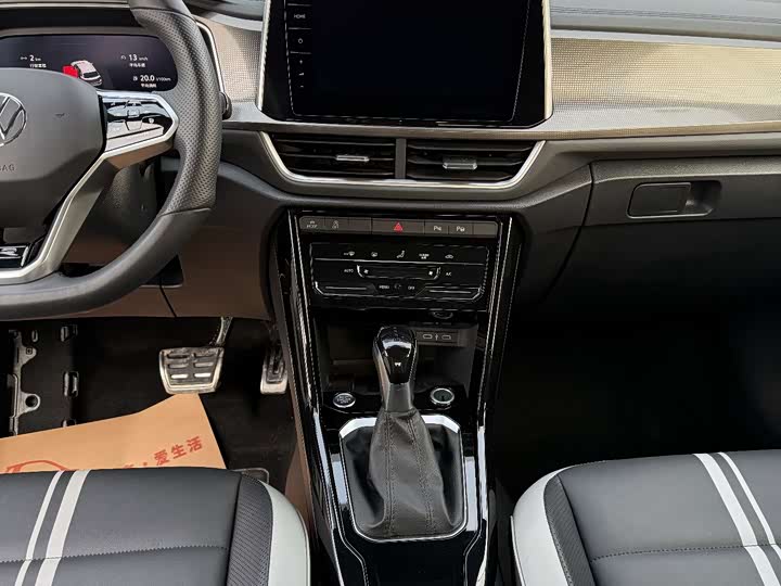 Фото 6 - Volkswagen T-Roc