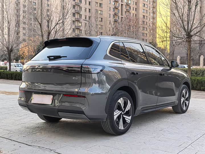 Фото 7 - Geely Galaxy E5