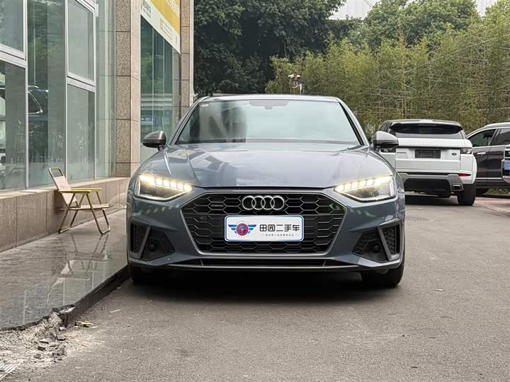 Фото 2 - Audi A4L