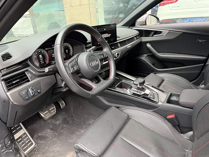 Фото 7 - Audi A4L