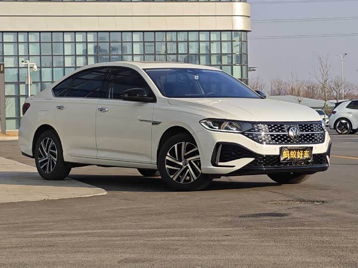 Фото 3 - Volkswagen Lavida