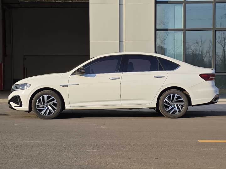 Фото 4 - Volkswagen Lavida