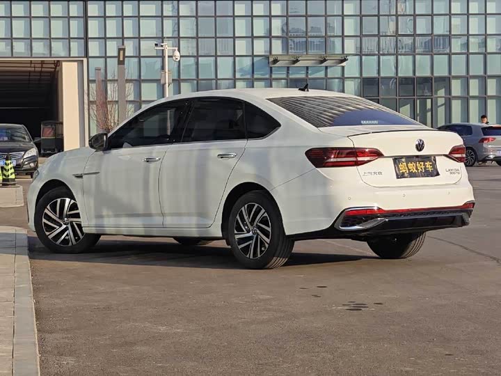 Фото 7 - Volkswagen Lavida