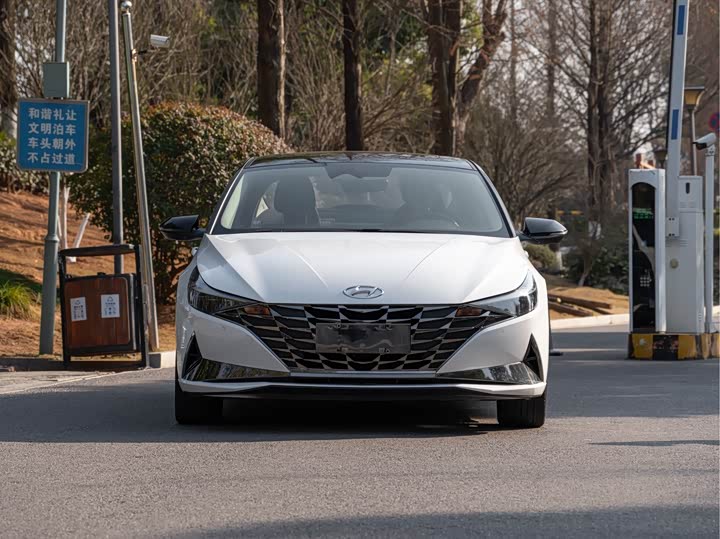 Фото 5 - Hyundai Elantra N line