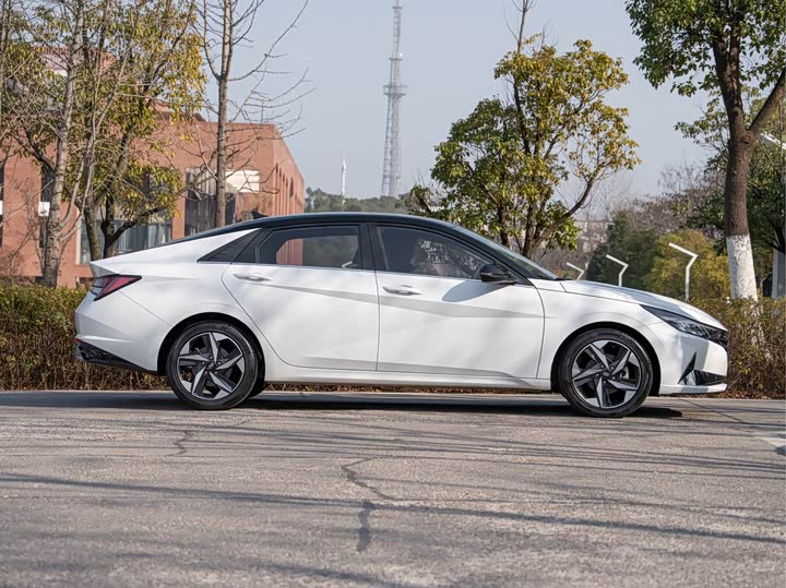 Фото 6 - Hyundai Elantra N line