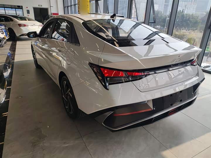 Фото 5 - Hyundai Elantra N line