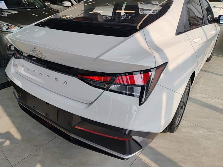 Фото 8 - Hyundai Elantra N line