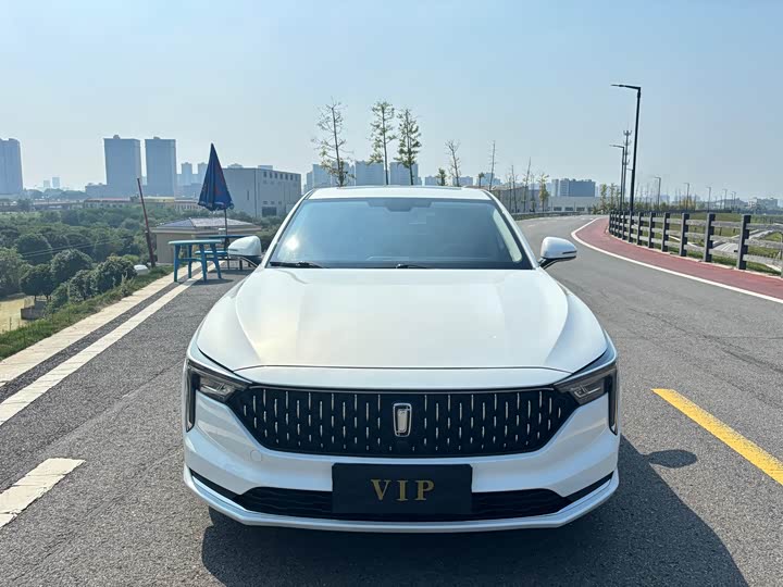 Фото 2 - Bestune B70