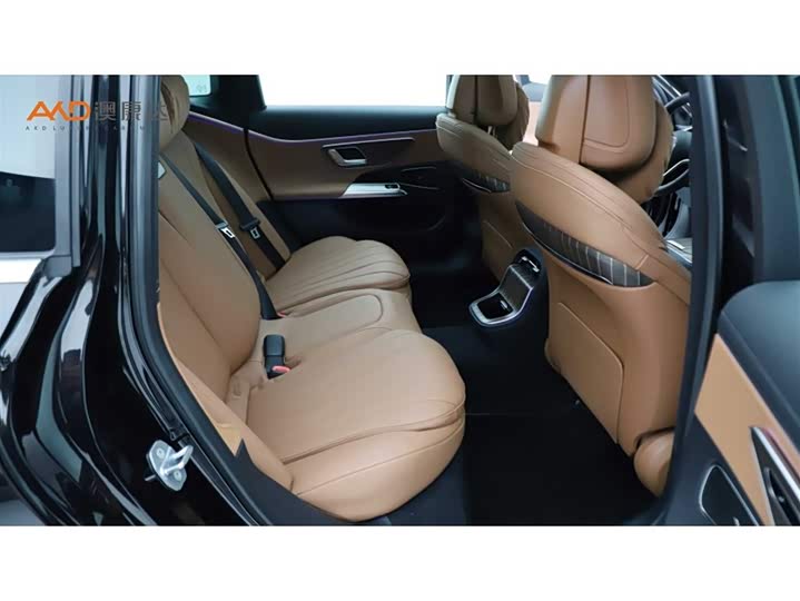 Фото 8 - Mercedes-Benz E-Class Hybrid