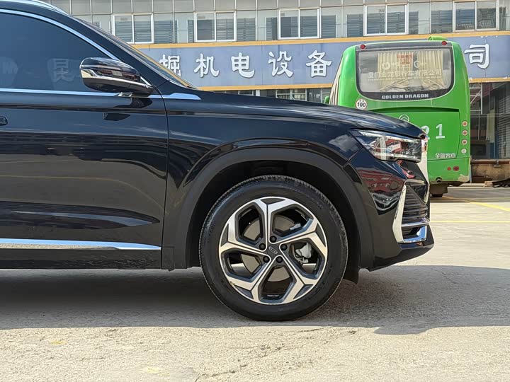 Фото 5 - Geely Monjaro