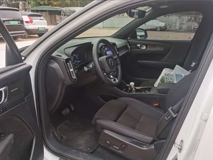 Фото 8 - Volvo XC40 EV