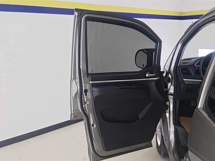 Фото 7 - Dongfeng Forthing Lingzhi M5