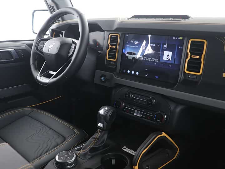 Фото 7 - Ford Bronco