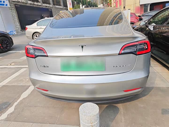 Фото 6 - Tesla Model 3