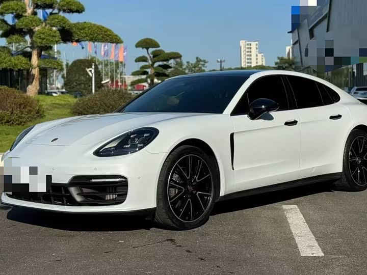 Фото 1 - Porsche Panamera
