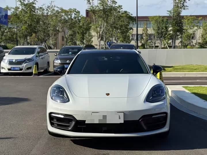 Фото 3 - Porsche Panamera