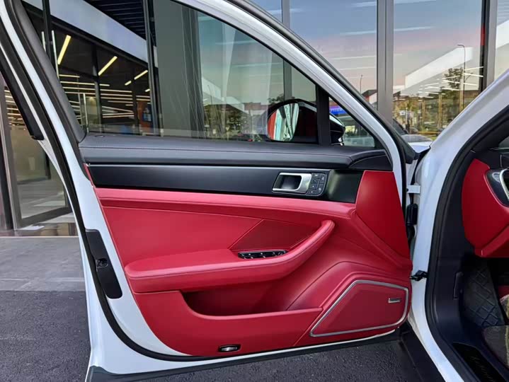 Фото 5 - Porsche Panamera