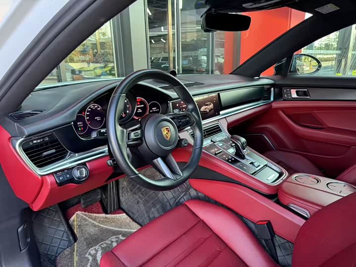 Фото 8 - Porsche Panamera